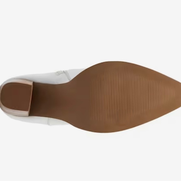 Matisse white soft leather bootie with 2.5 inch heel!  Brand new in size 8!! - Picture 7 of 7